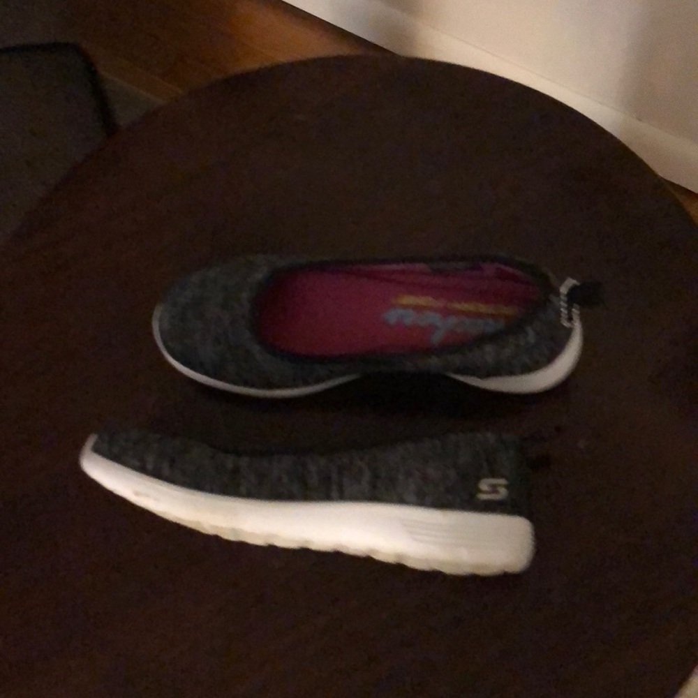 Sketchers flats, slightly worn